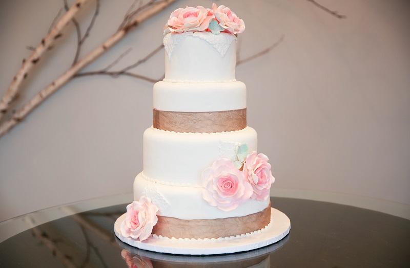 Love cake by DLM